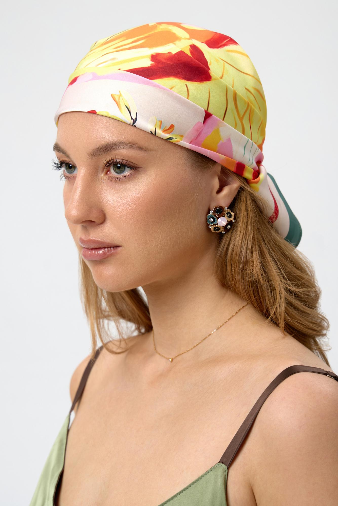 Платок из искусственного шелка с авторским принтом