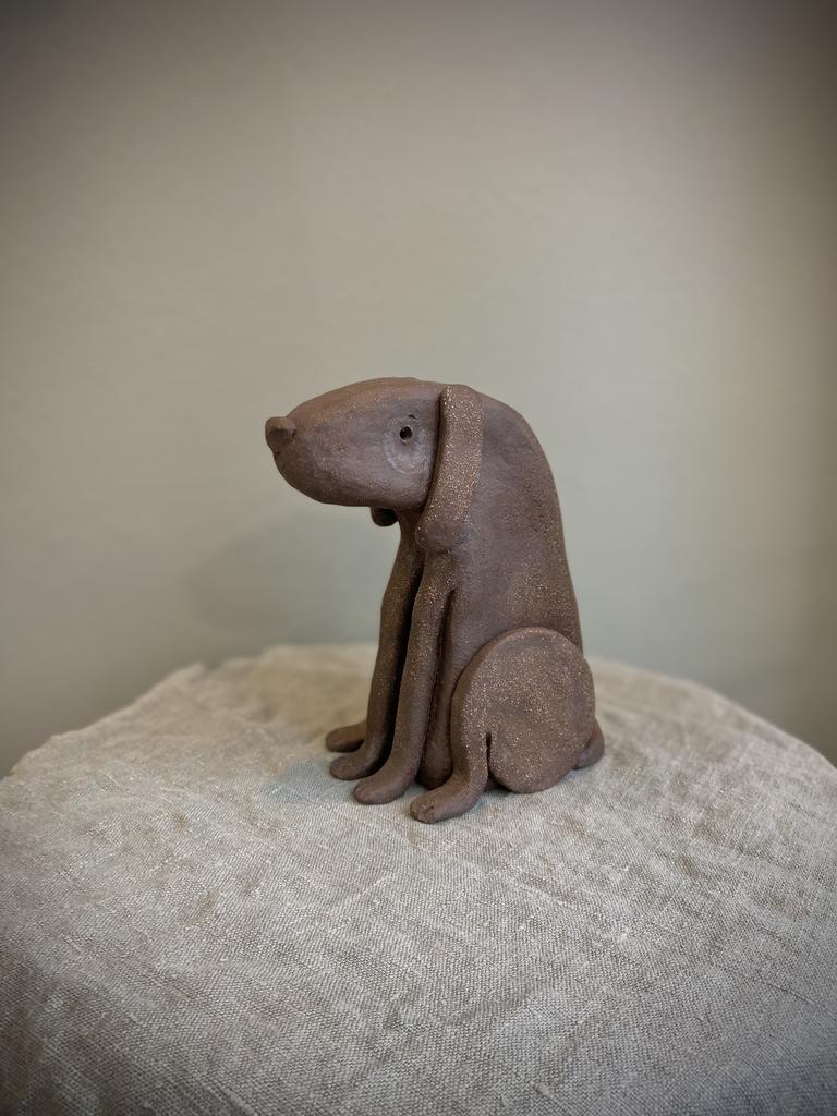 Собака скульптура