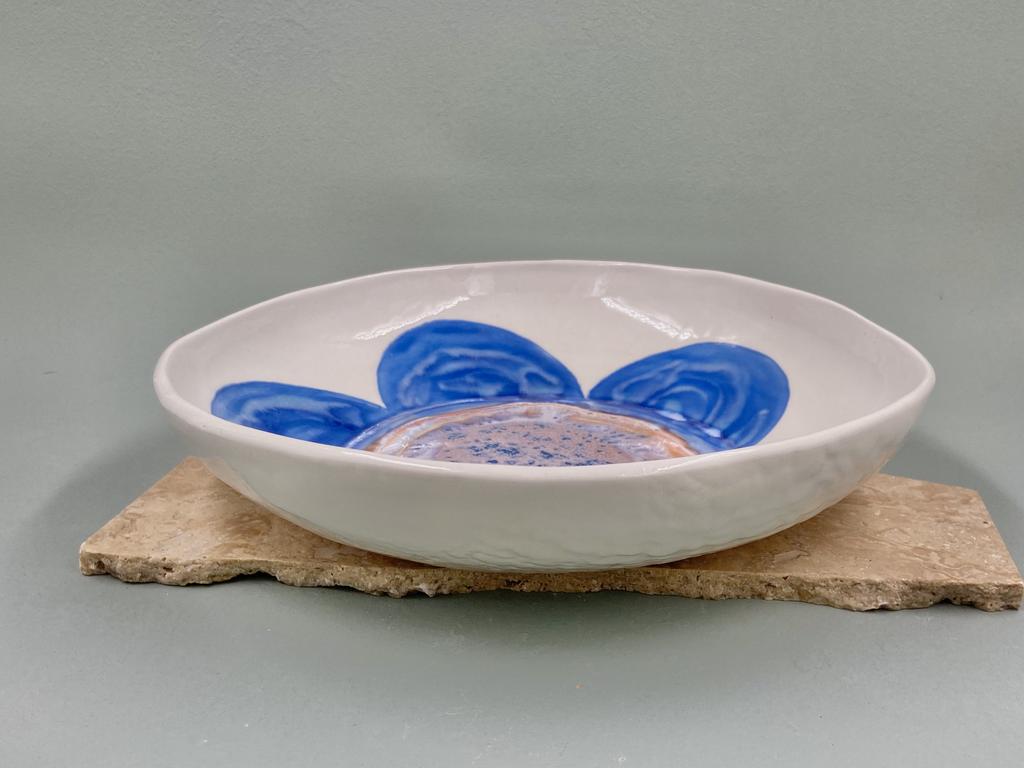 Блюдо с синим цветком