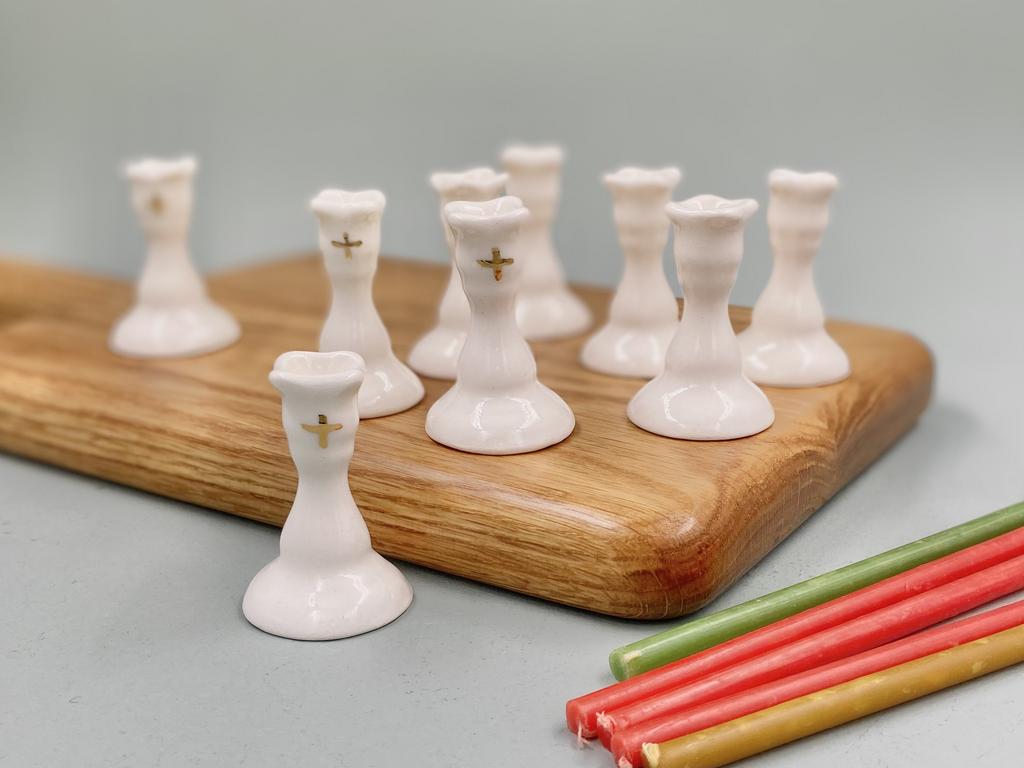 Белые подсвечники для тонких свечей