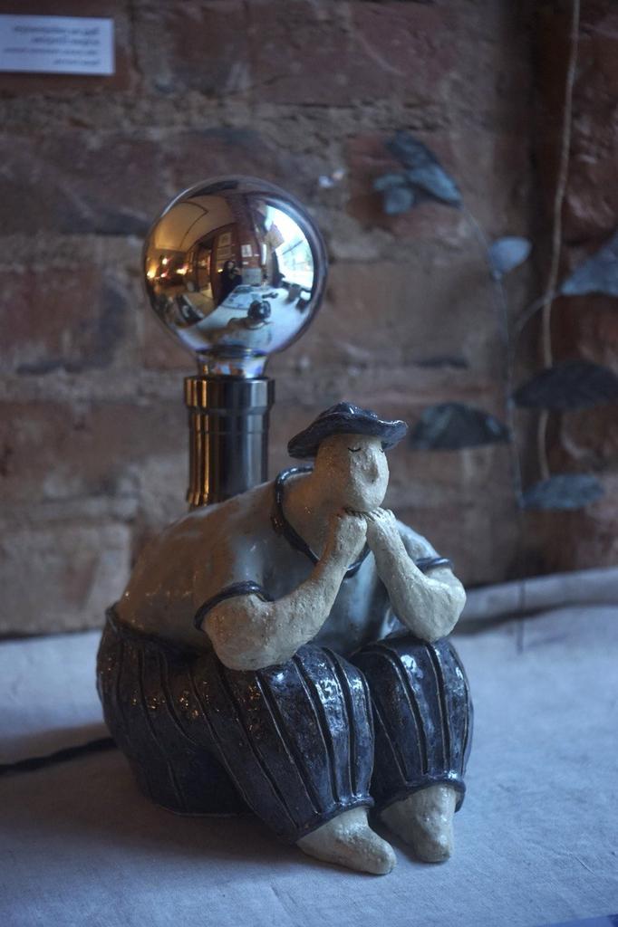 Светильник Сидящий мужичок