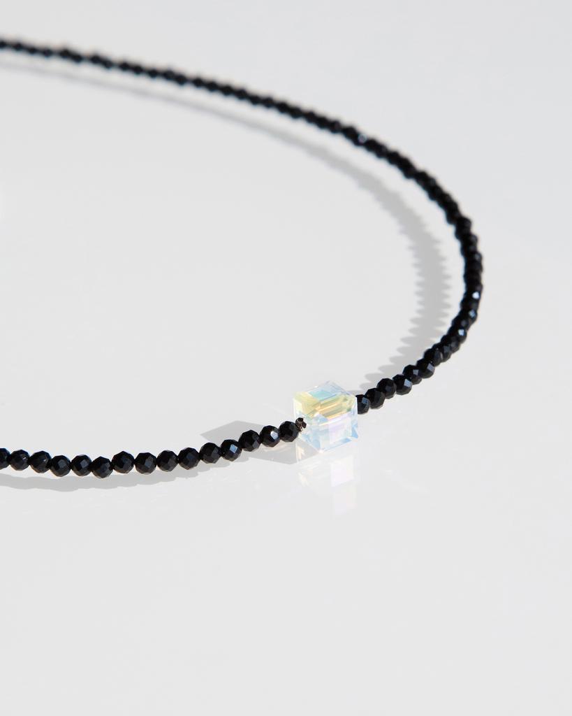 Колье из черного агата и кристалла Swarovski «ДЕНЬ»