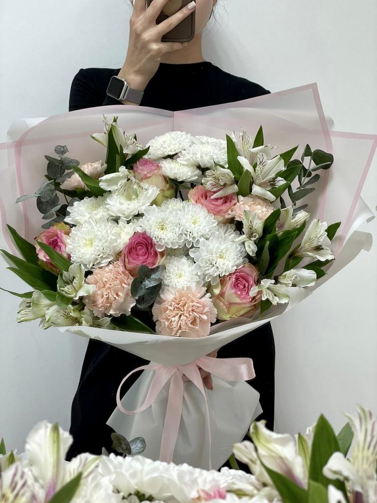 Букет сборный с пионовидными розами