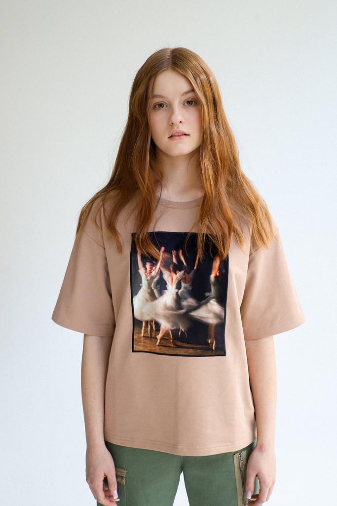 Футболка "Балерины в коричневом",  какао с молоком