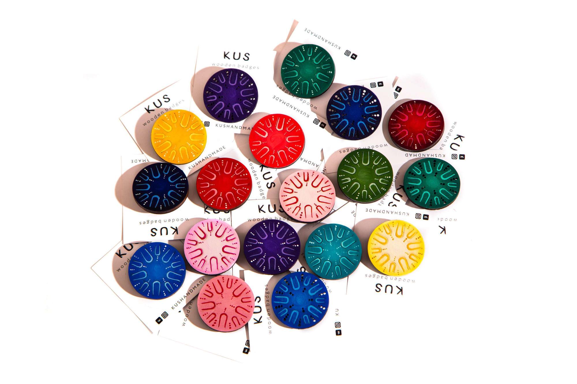 Значки деревянные