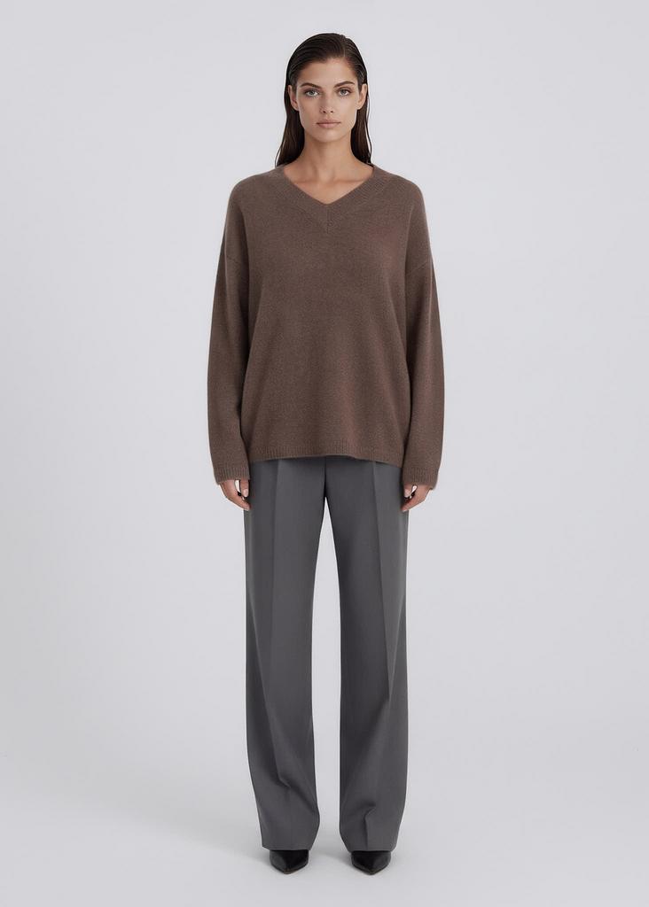 Extremely soft cashmere V-neck jumper