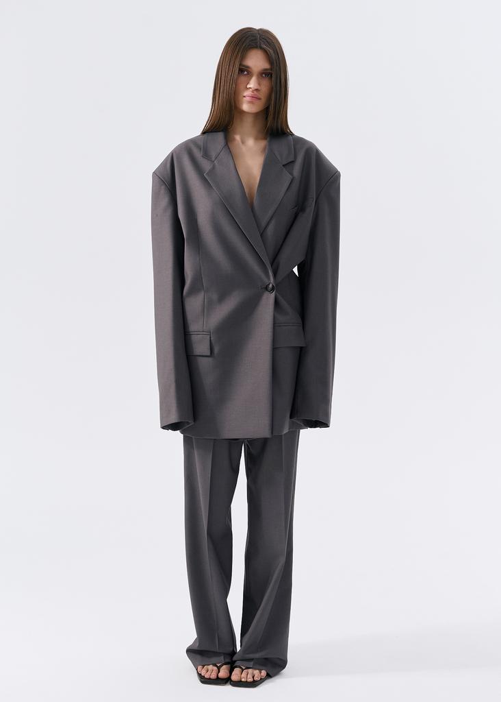 Приталенный оверсайз жакет