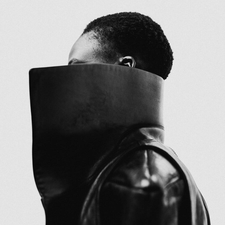 ЛЮДИ В ЧЕРНОМ: ИСТОРИЯ И «МЕТАМОРФОЗЫ» ГЛАВНОГО ЦВЕТА СЕЗОНА 22/11/25