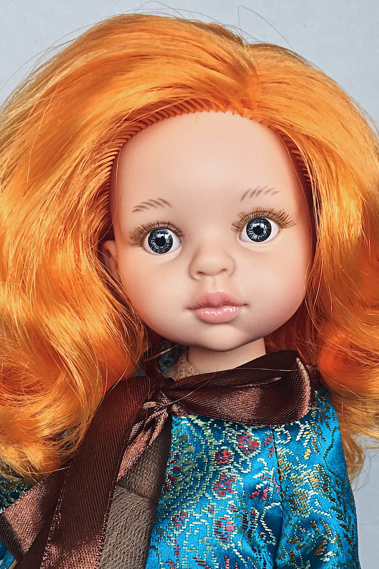 Кукла Сусанна в платье и кафтане из парчи