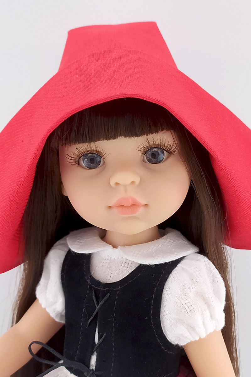 Кукла Паола Рейна Кэрол Красная шапочка