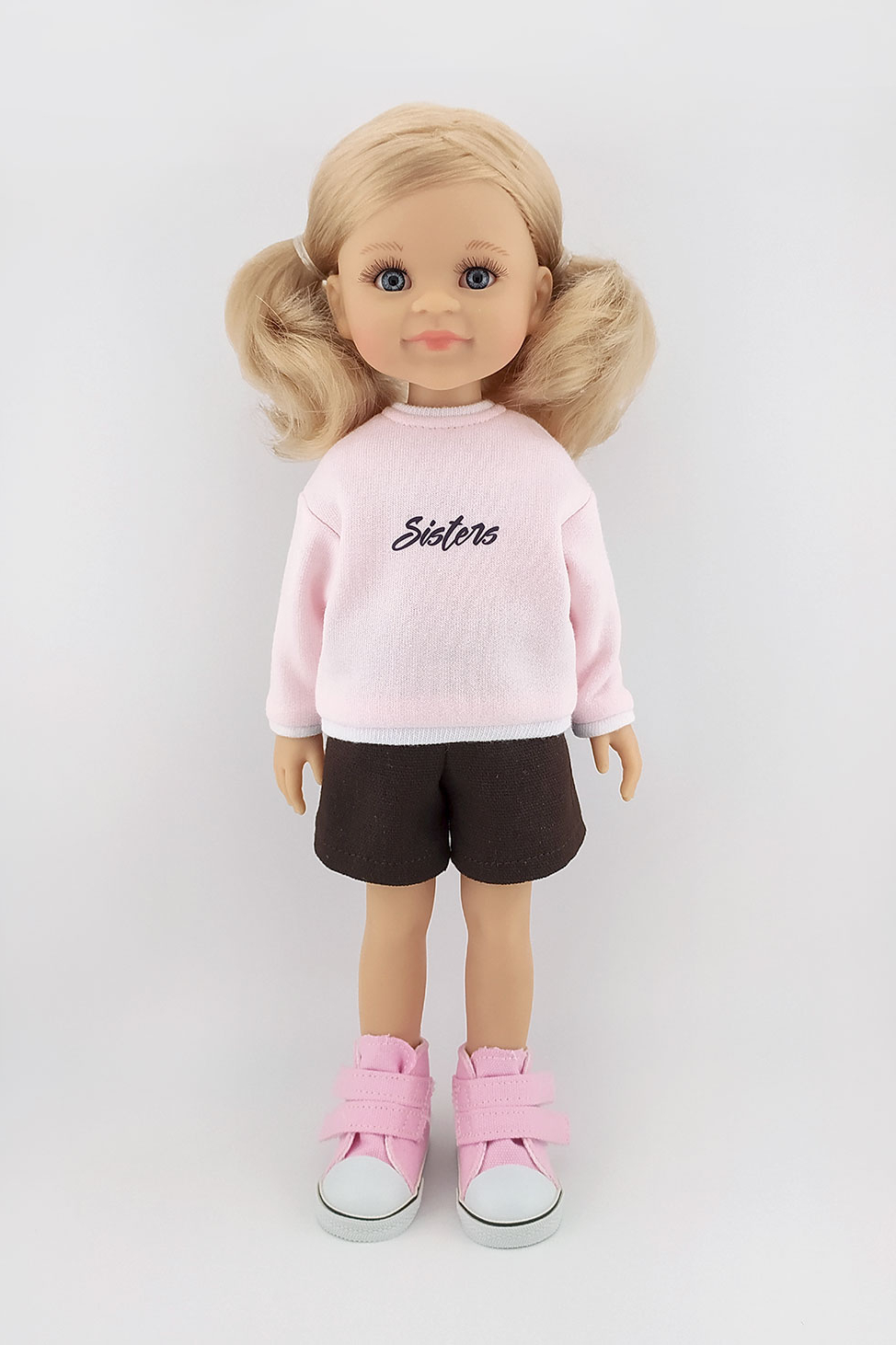 Кукла Клео в фирменном свитшоте