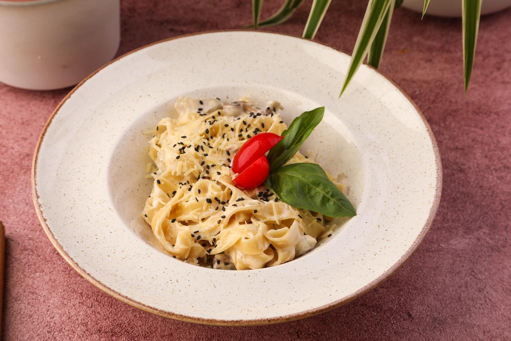 фетучини с индейкой и грибами