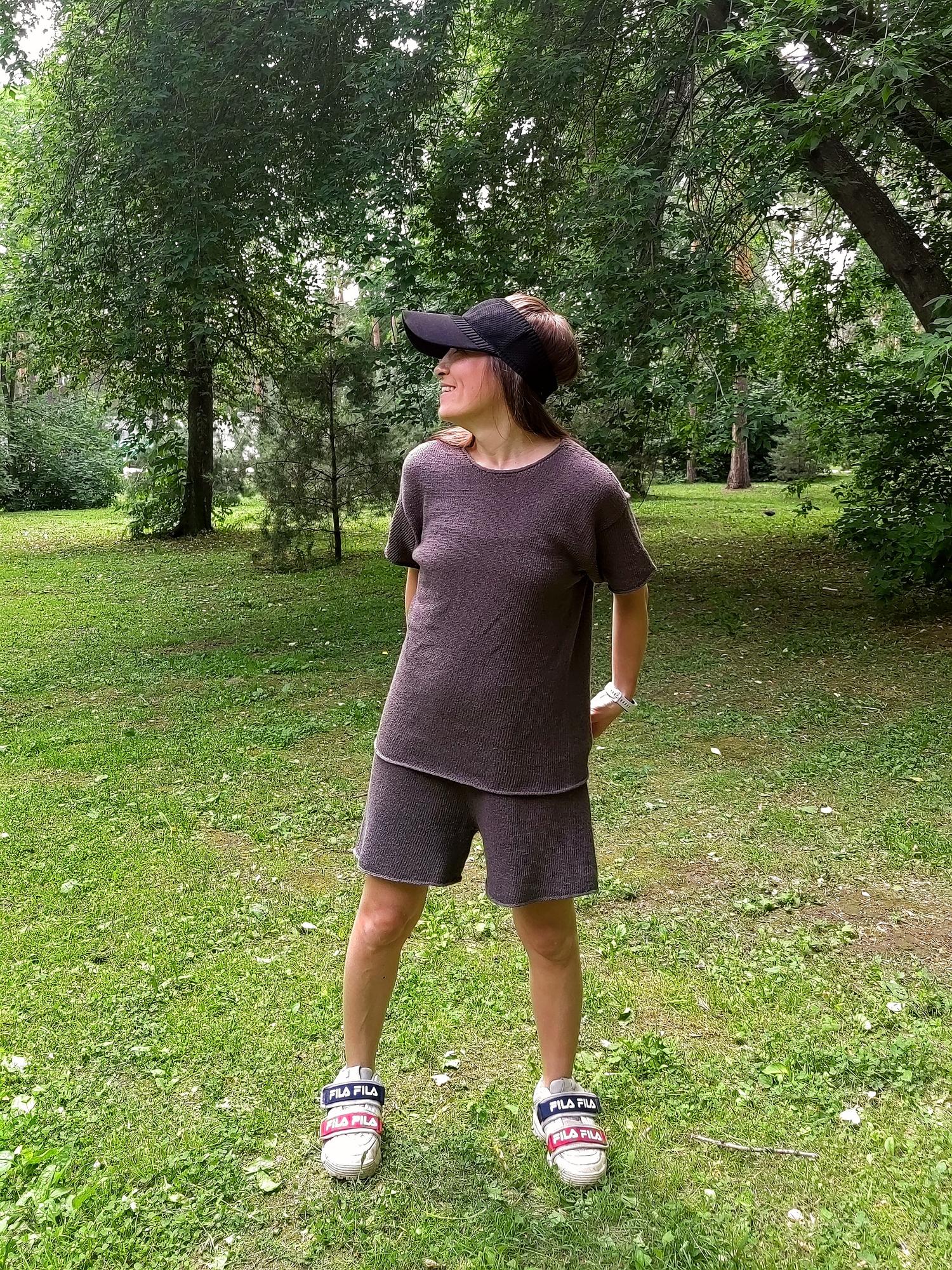 Костюм: футболка и шорты База