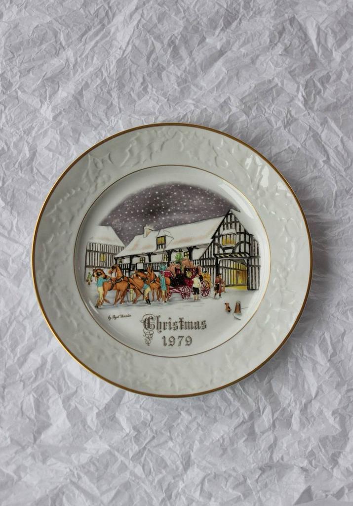 Рождественская тарелка 1979 Royal Worcester