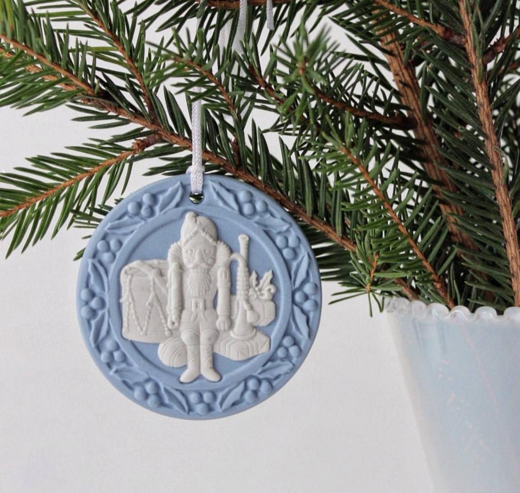 Рождественский медальон Wedgwood "Щелкунчик"