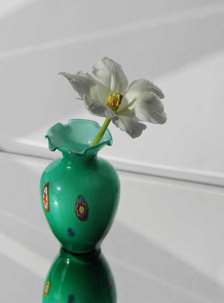 Миниатюрная итальянская вазочка