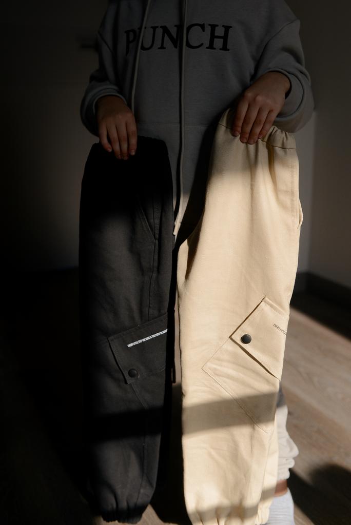 Брюки «Denim» цвета молочный и черный