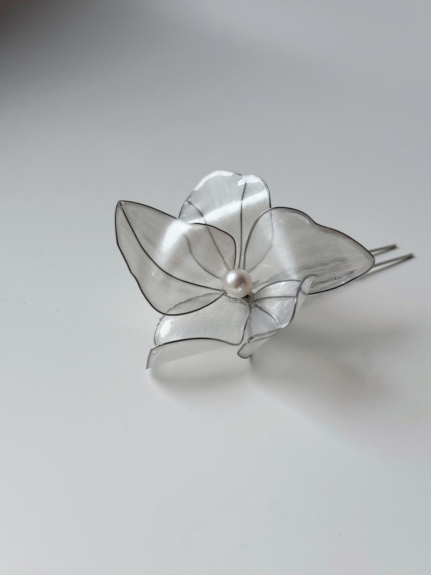 Fantasy flower hairpin