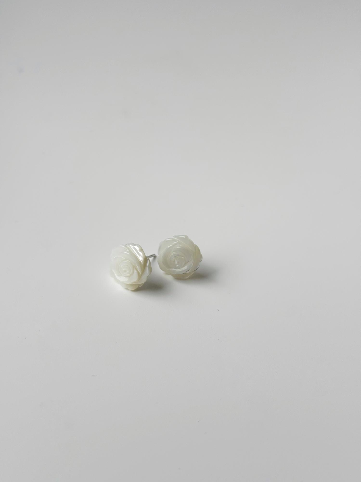 Перламутровые пуссеты