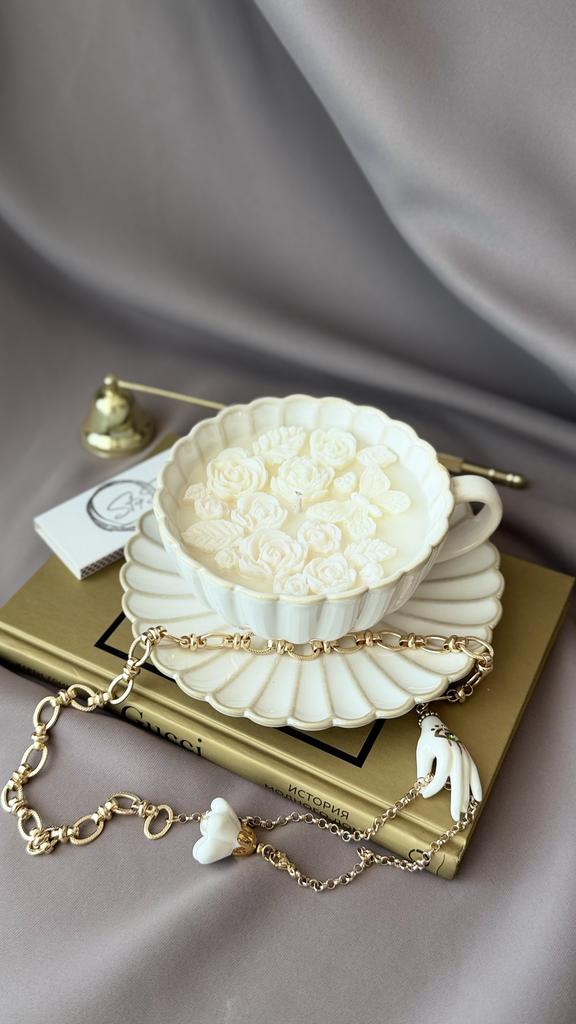 Свеча в чайной паре