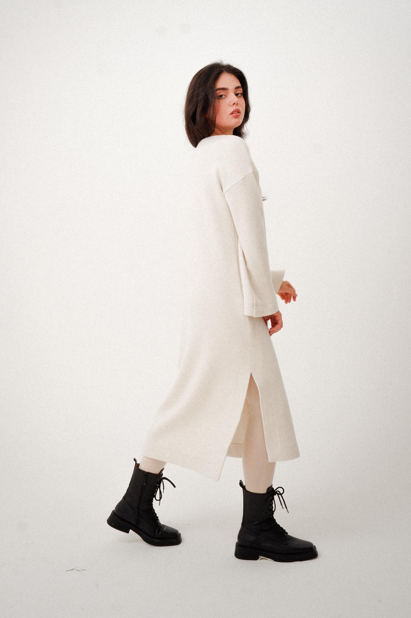 Платье с разрезами "Жемчужные Грёзы" трикотажное