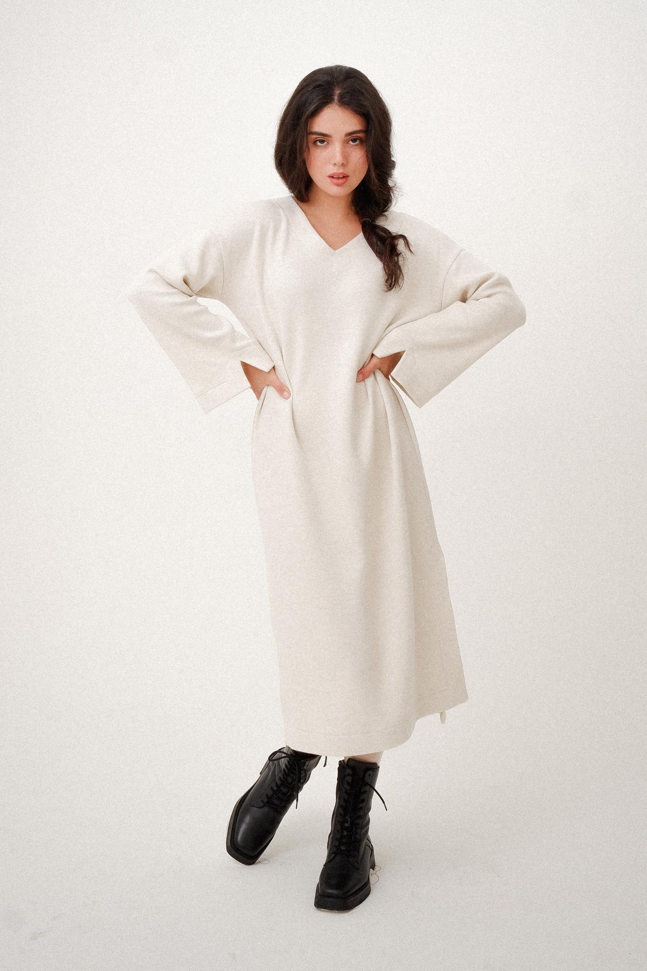 Платье с разрезами "Жемчужные Грёзы" трикотажное