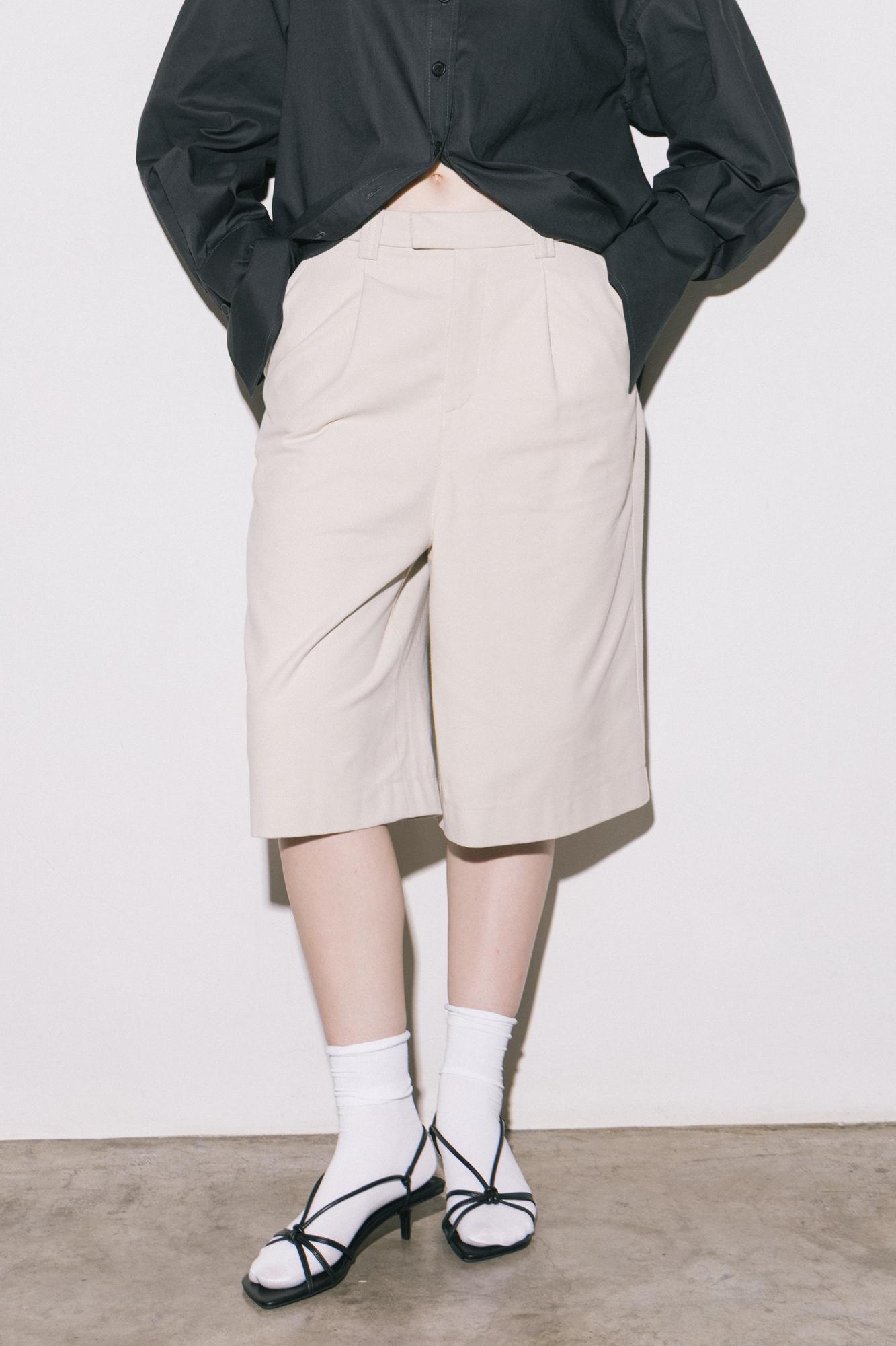 Хлопковые шорты на низкой посадке, в цвете "сливочное масло"