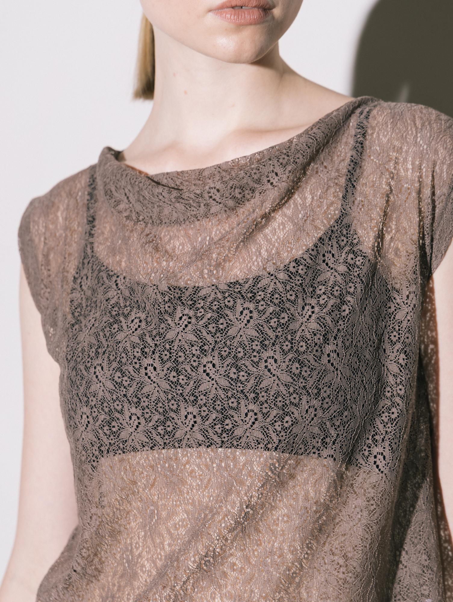 Топ из гипюра в кофейном цвете