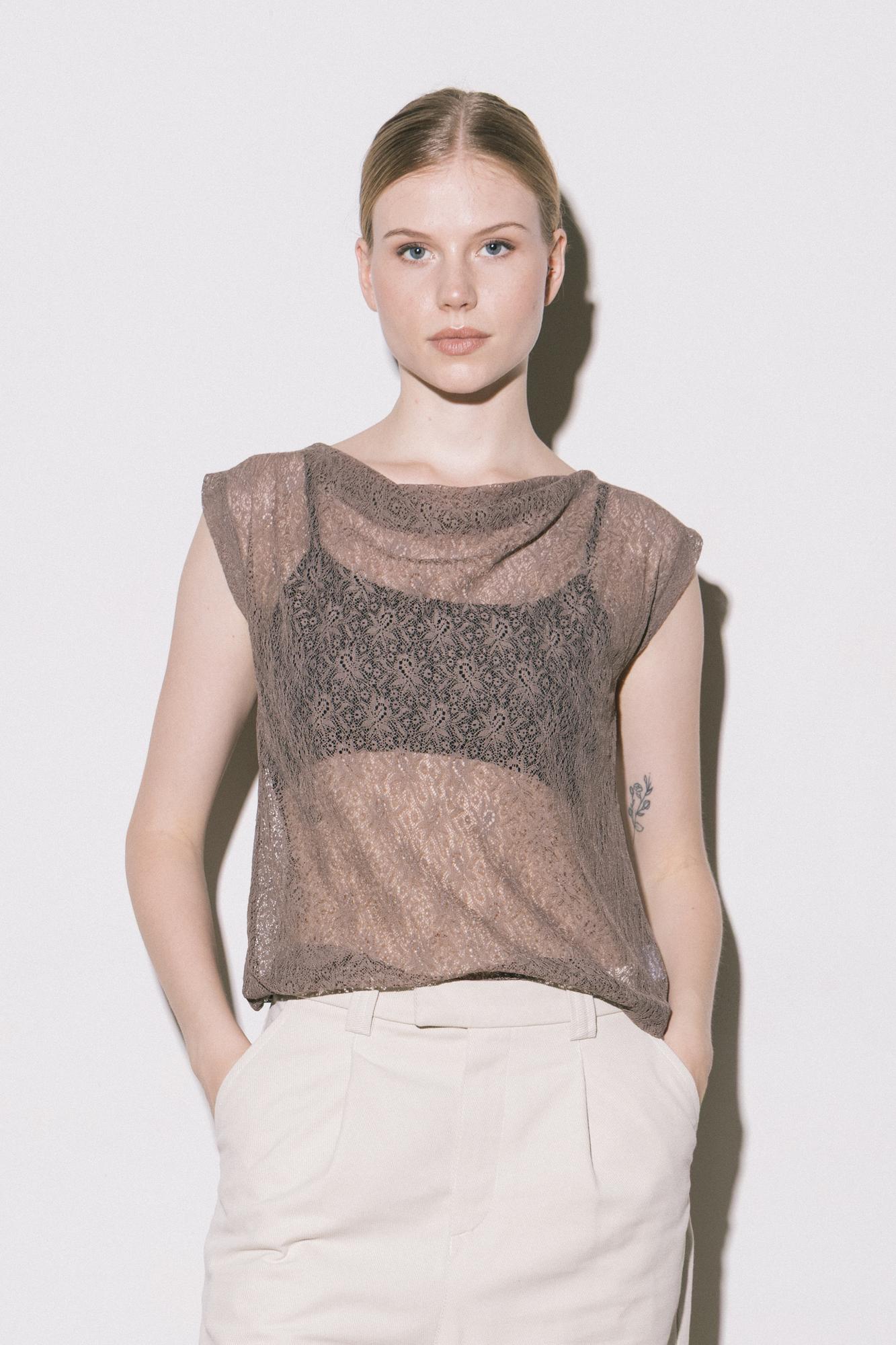 Топ из гипюра в кофейном цвете