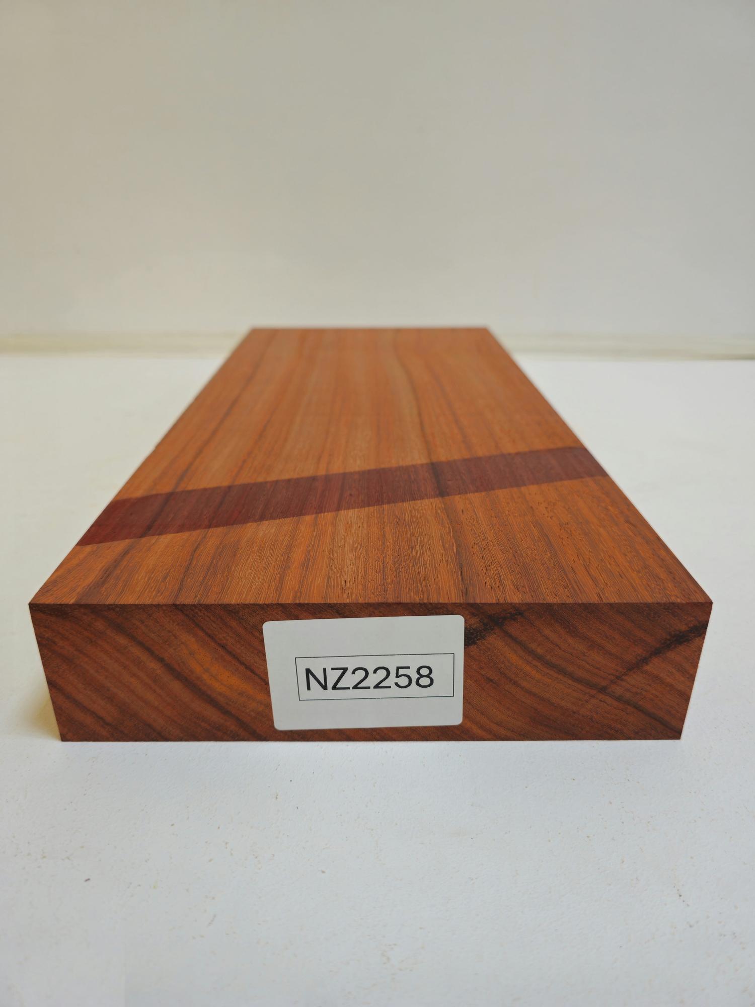 Заготовка столярная из древесины Падук размеры 416*193*50мм NZ2258