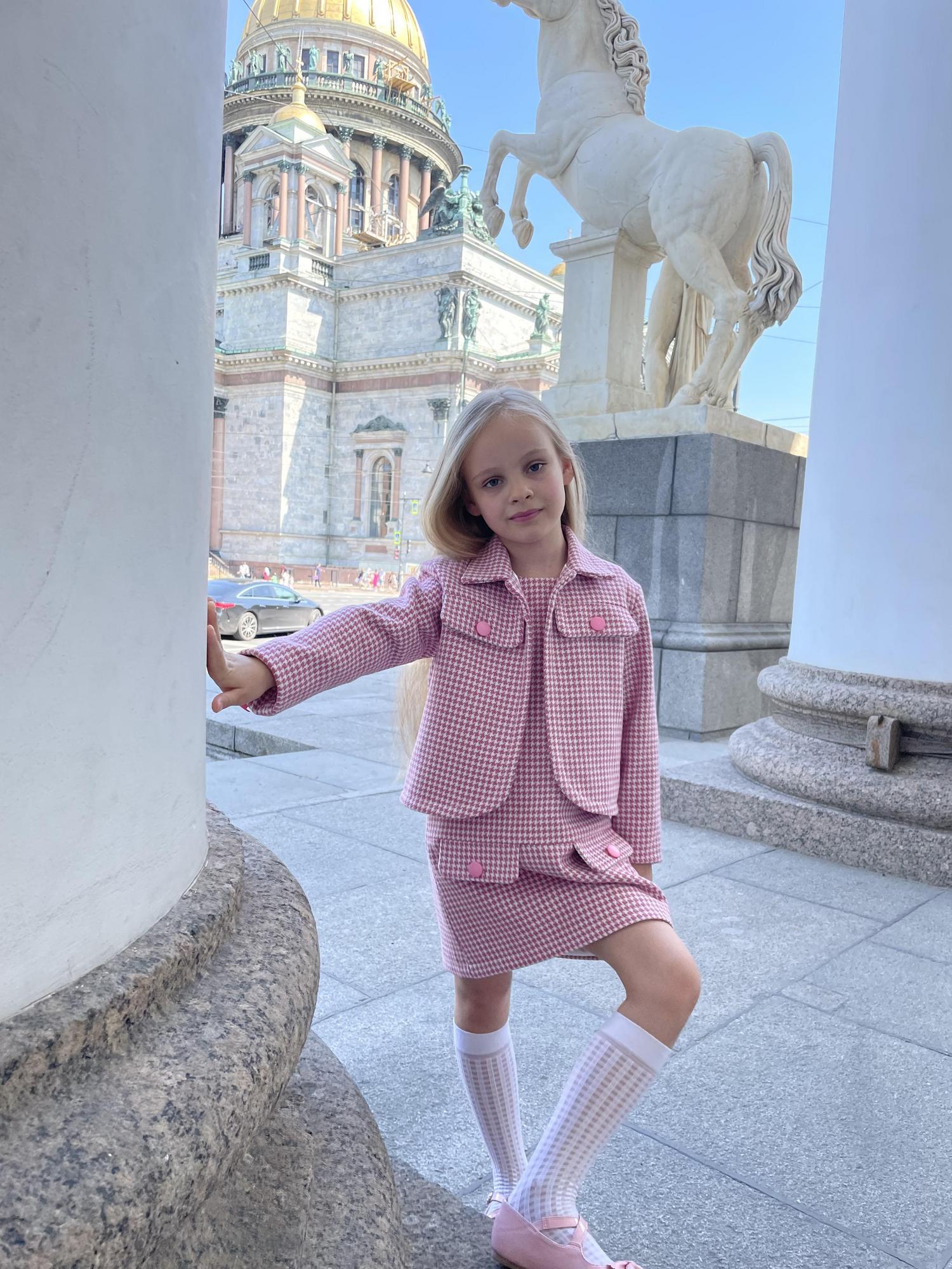 Костюм в гусиную лапку розовый