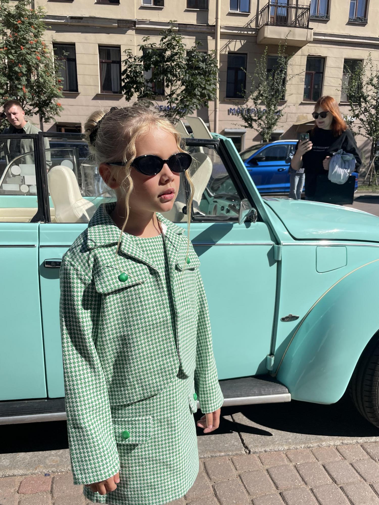 Костюм в гусиную лапку зеленый