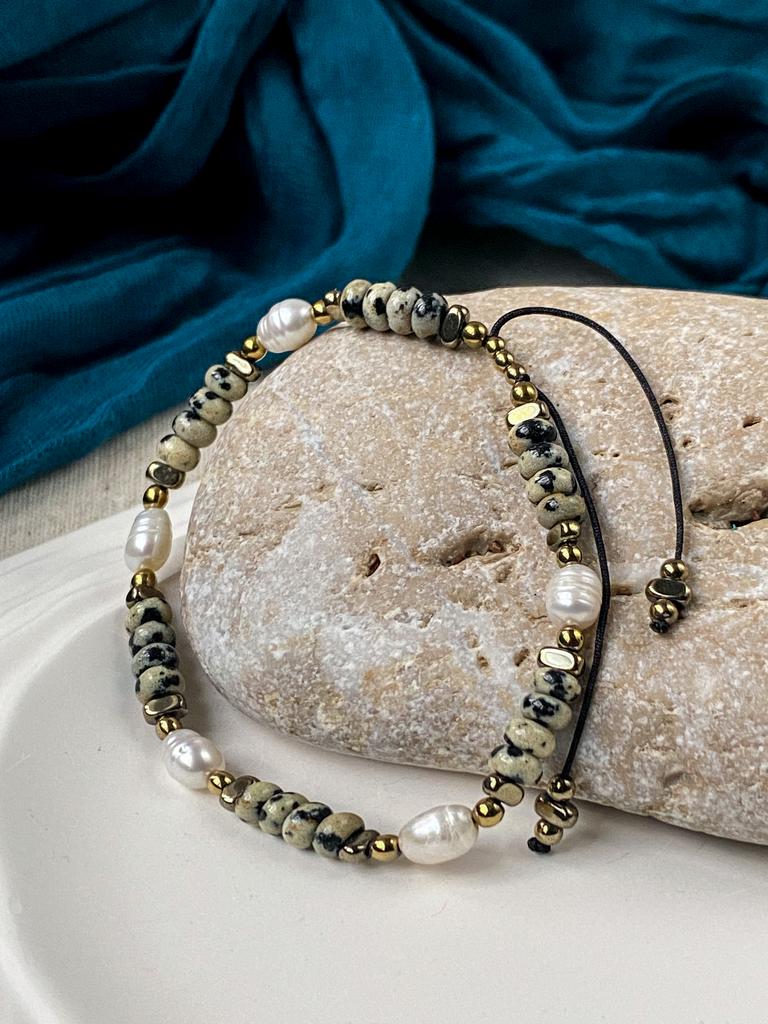 Браслет из далматиновой яшмы, жемчуга и гематита