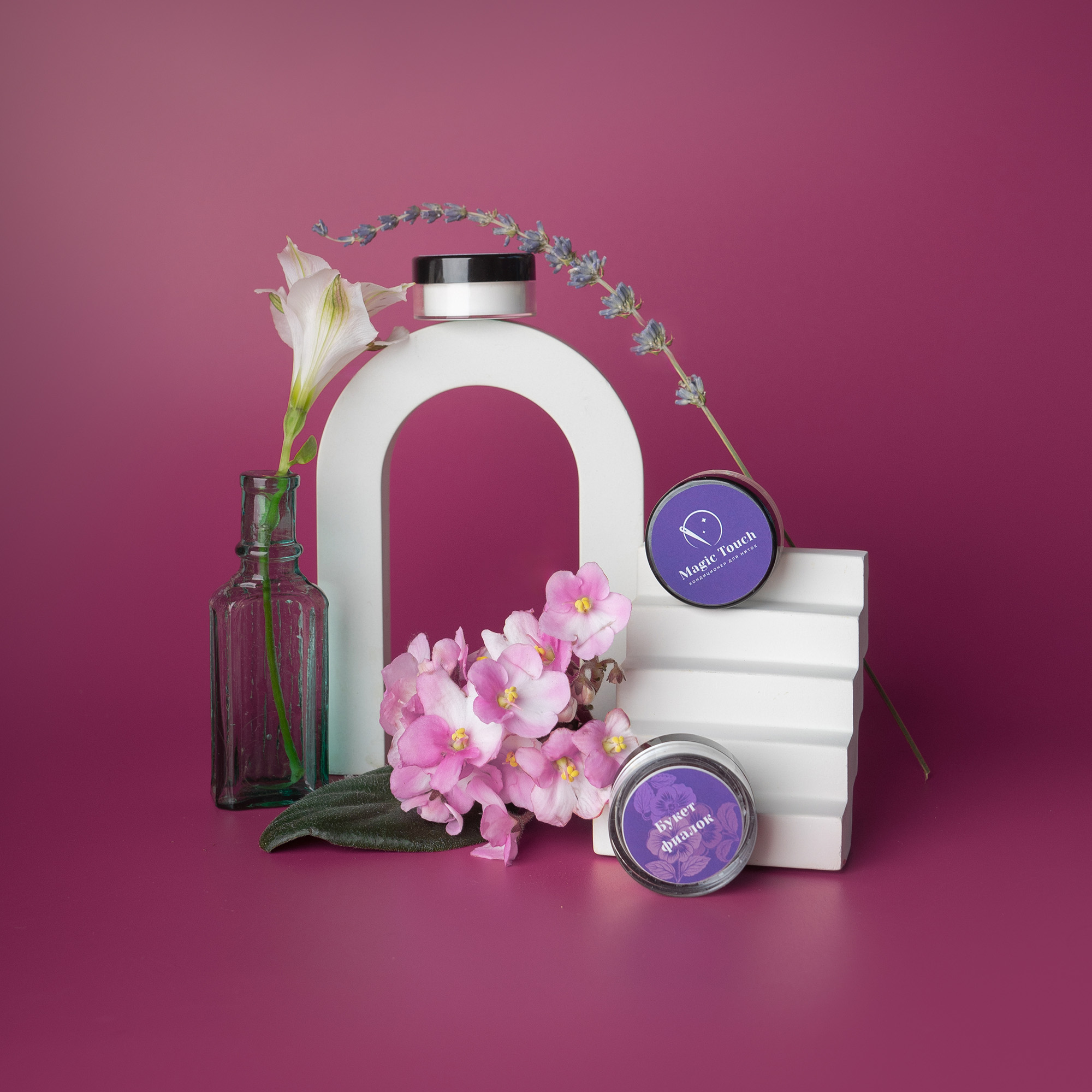 Букет фиалок