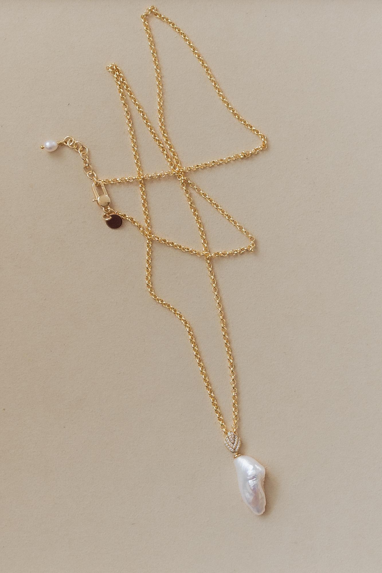 Жемчужина барокко на цепочке, золотая фурнитура