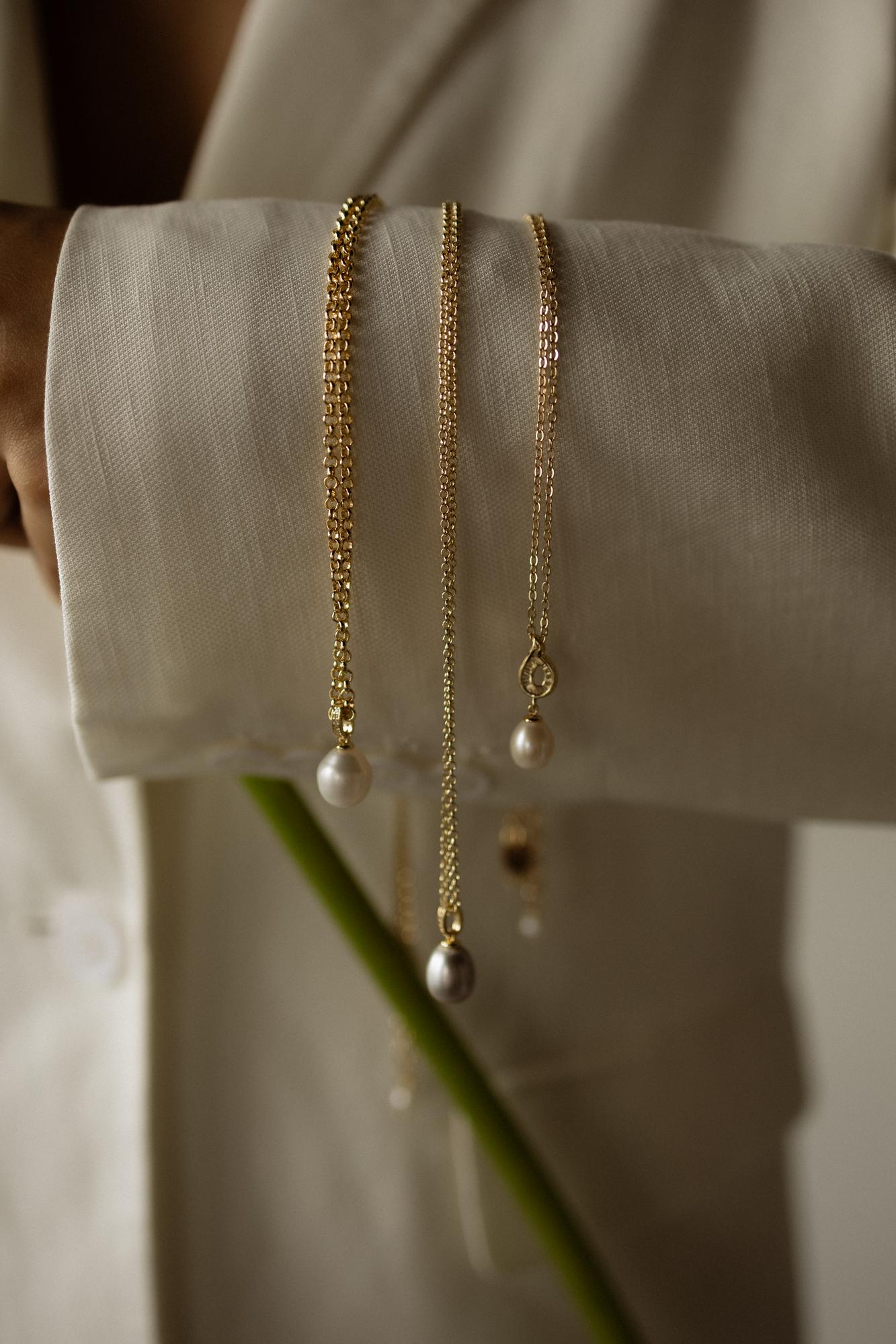 Жемчужина на цепочке на выбор