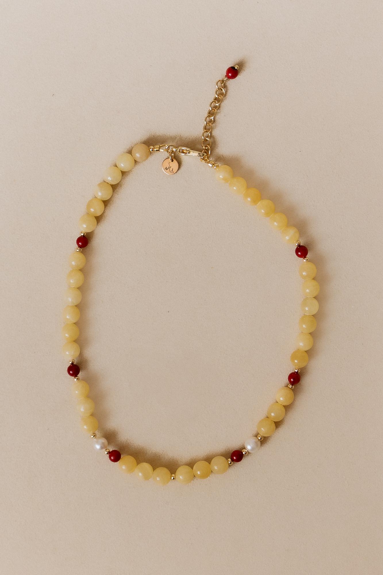 Колье кальцит с кораллом и жемчугом