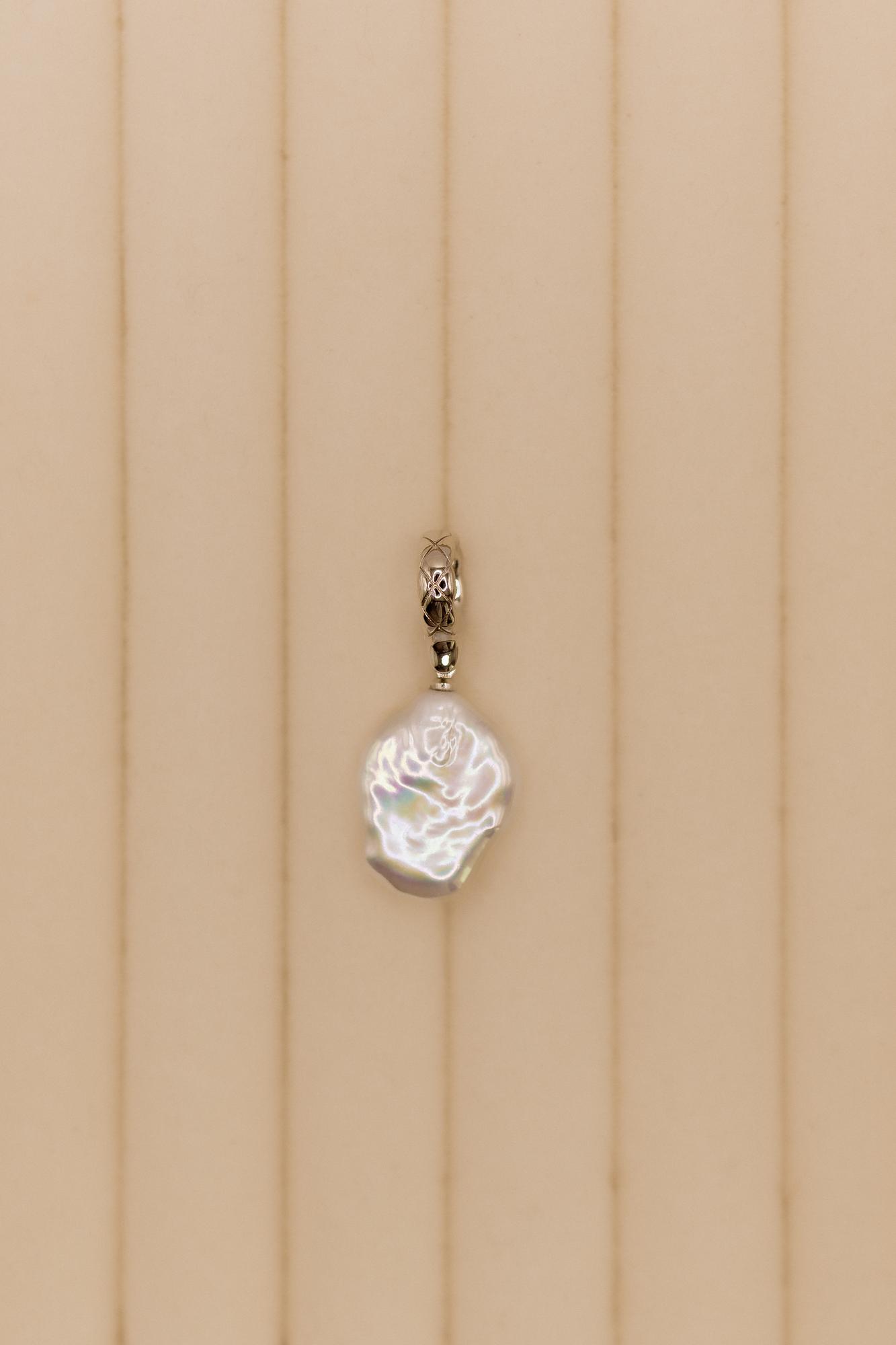 Жемчужина барокко белая, серебро