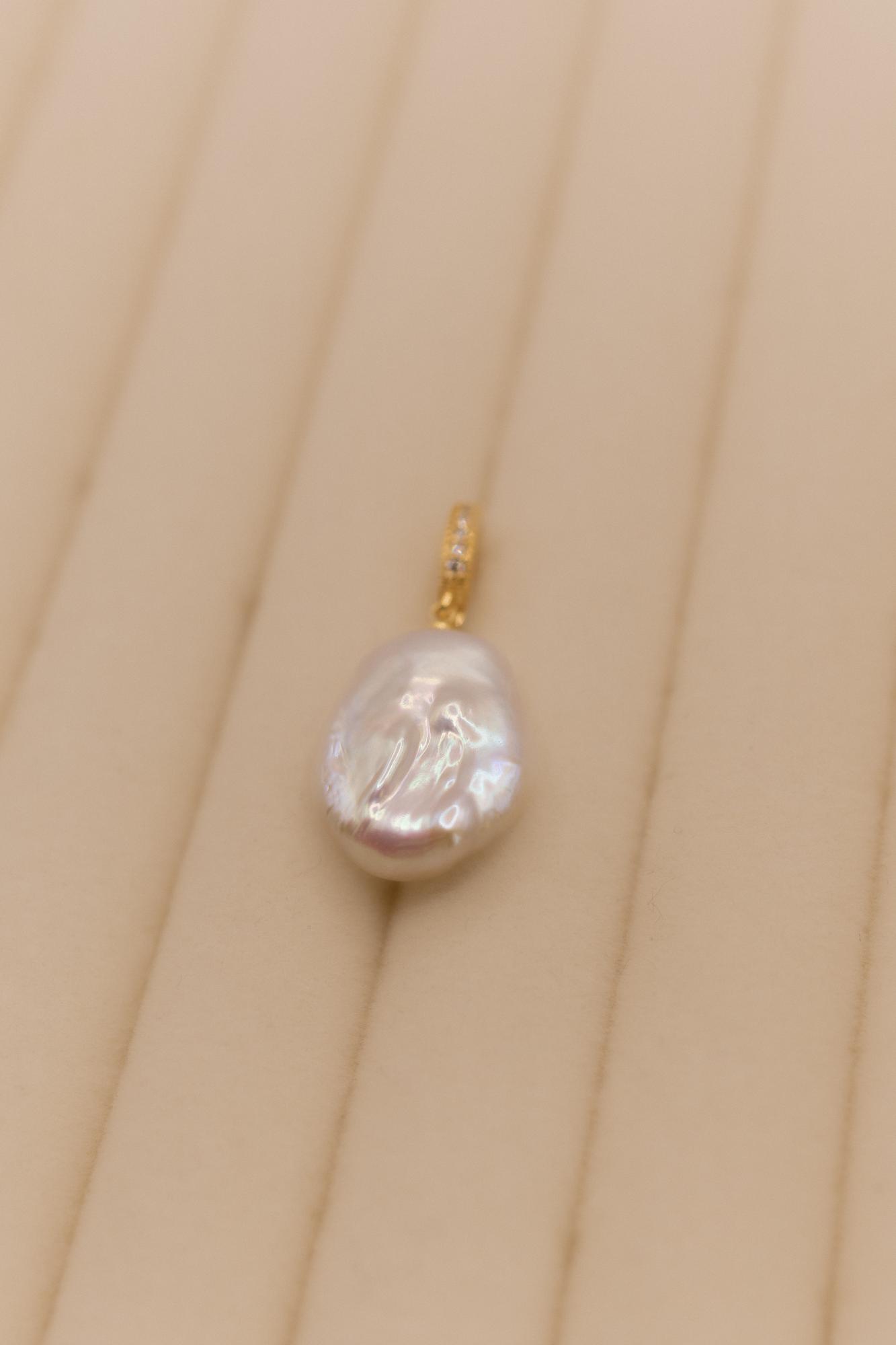 Жемчужина барокко белая, золото