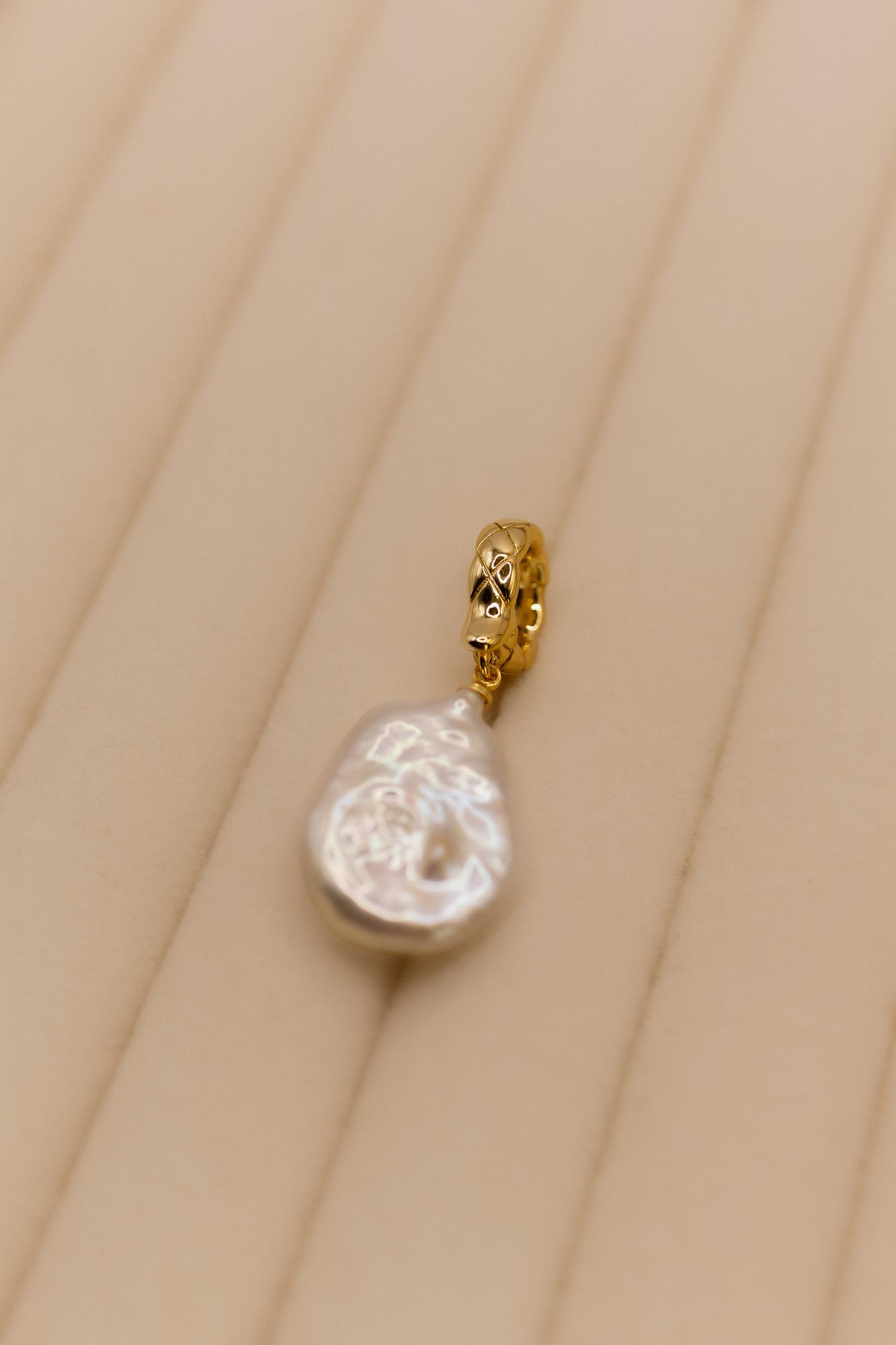 Жемчужина барокко белая, золото