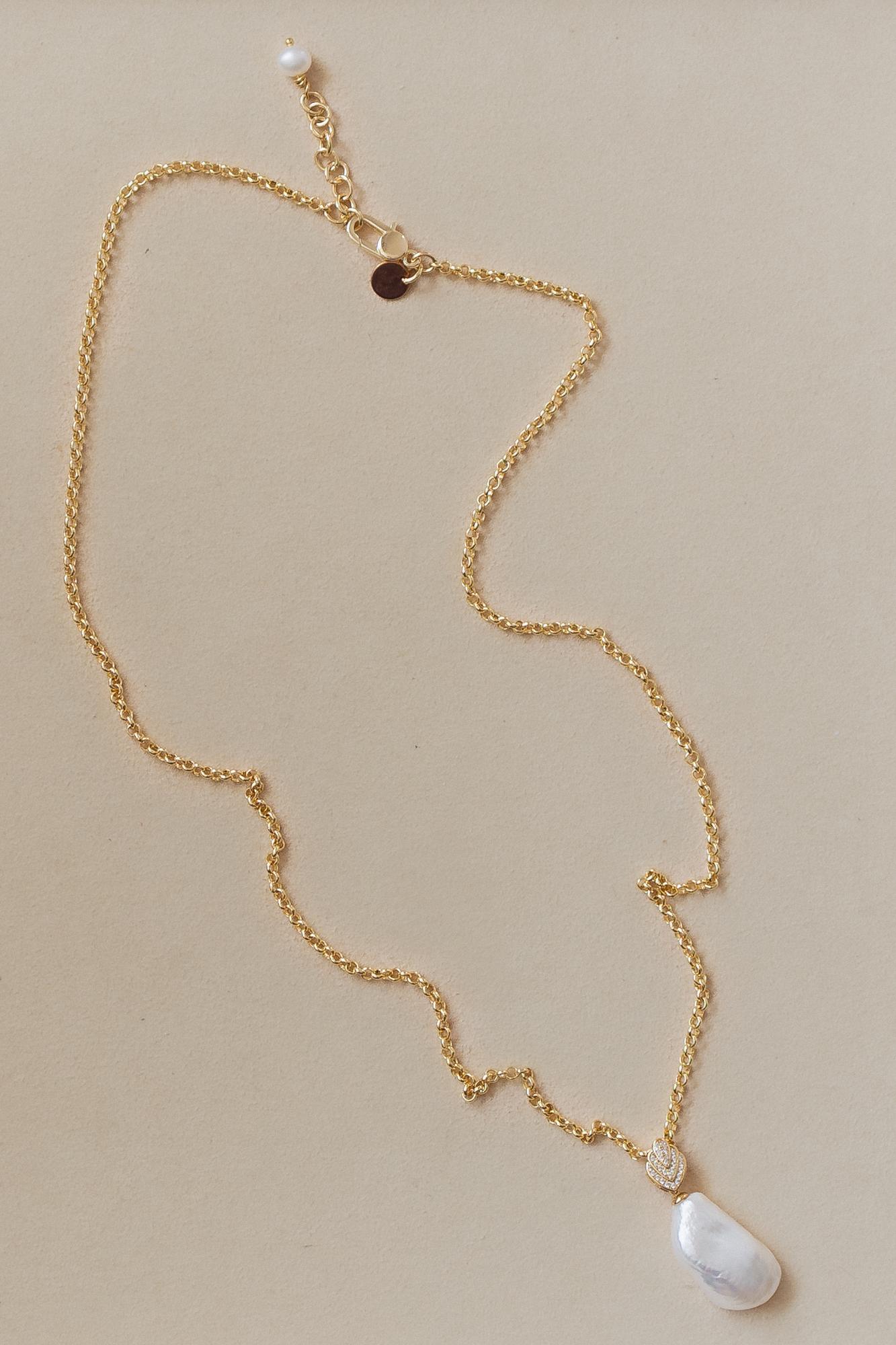 Жемчужина барокко на цепочке, золотая фурнитура