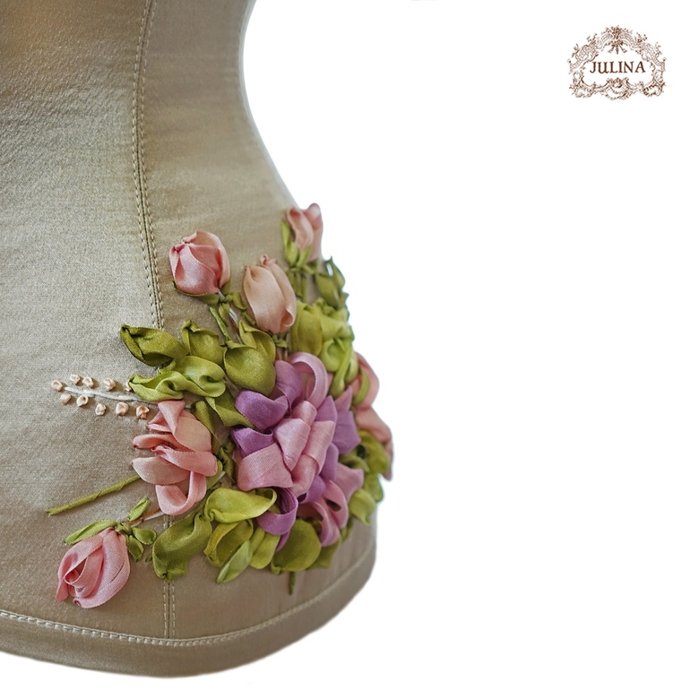 Корсет подгрудный "Ароматом Роз" ручная вышивка