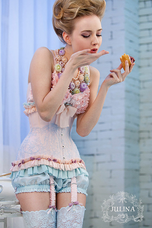 Корсет, блузка и панталоны "Пташечка"