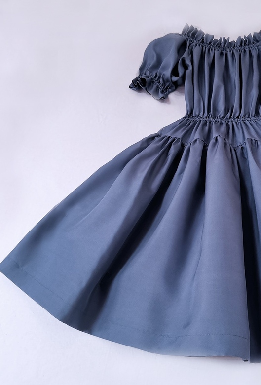 Платье из натурального шелка сизо-голубое