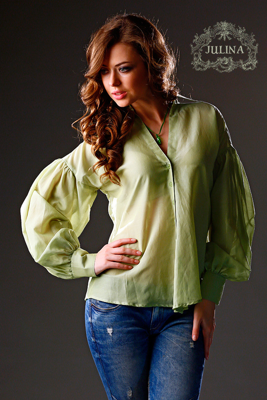 Блузка салатовая батистовая