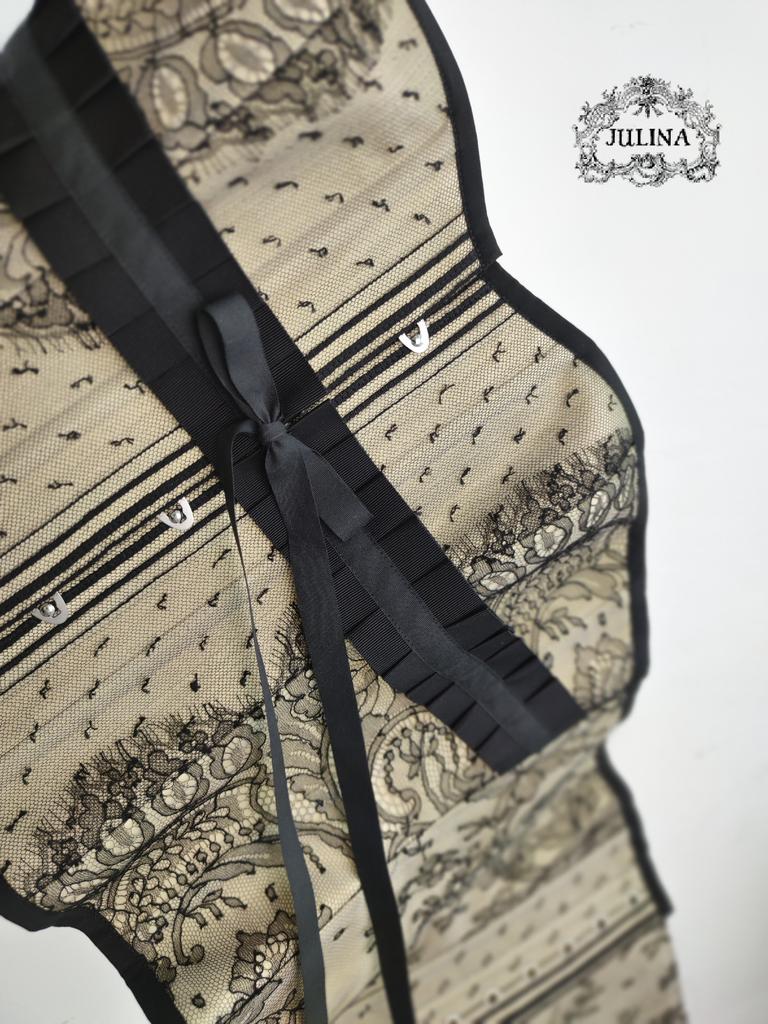 Корсет вечерний шелковый с кружевом Шантильи