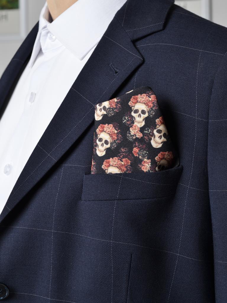 Платок коричневый с черепами