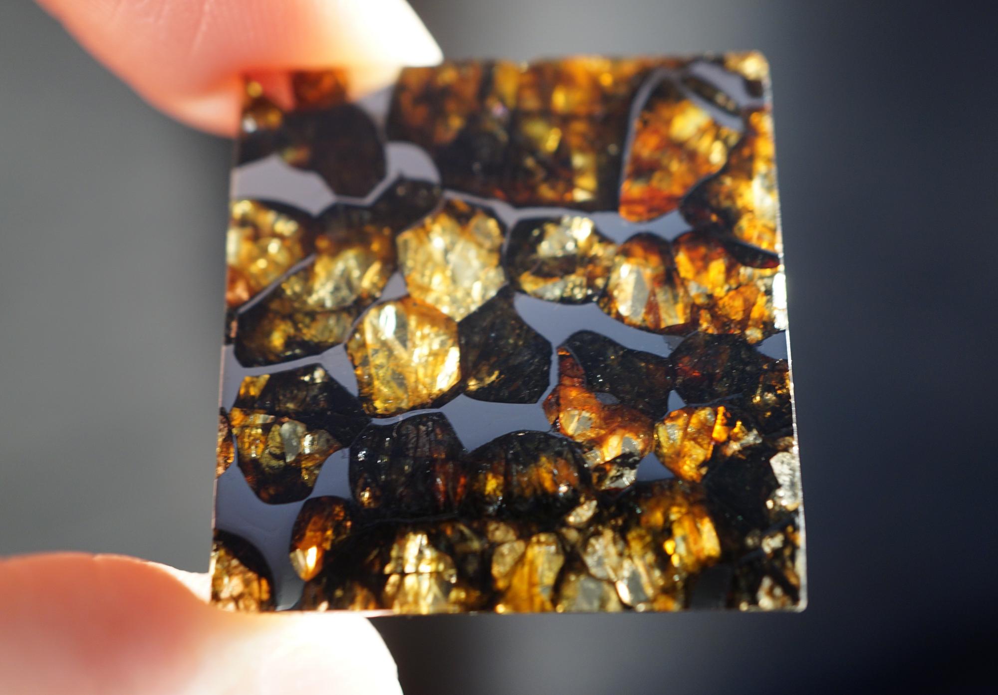 Метеорит Сеймчан прозрачный срез