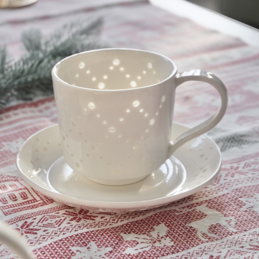 Фарфоровая чашка кофейная с прорезным узором Ромбы