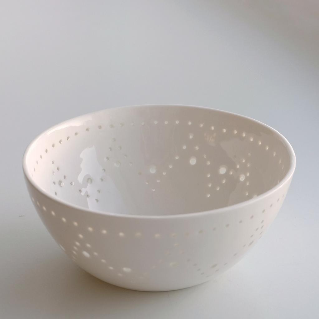 Пиала большая фарфоровая с прорезным узором Канва